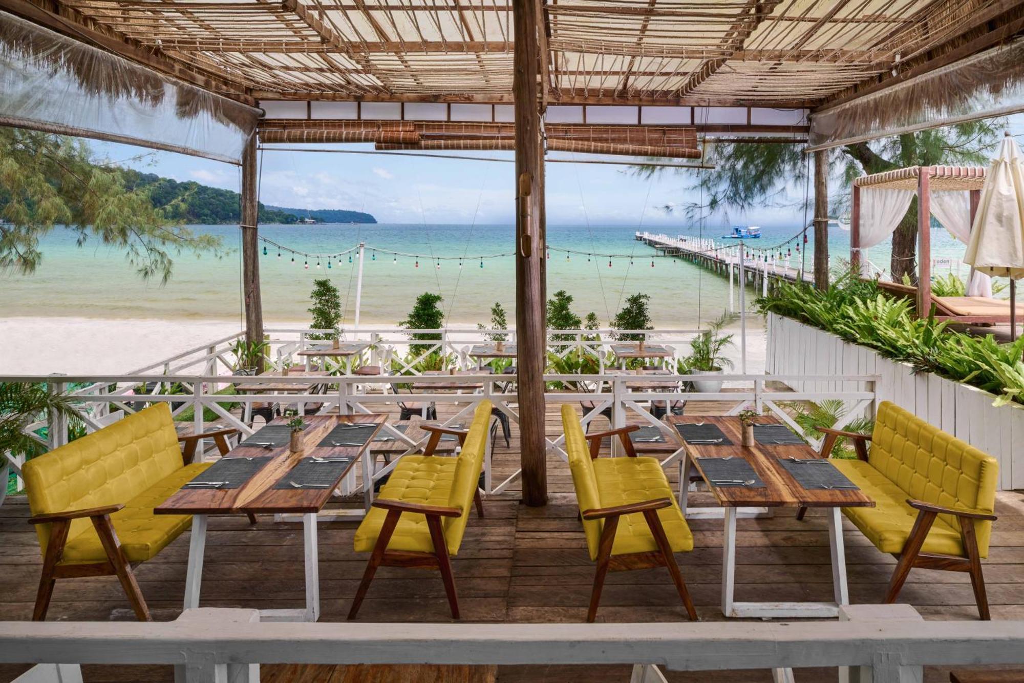 Eden Beach Resort By Ehm Ронгсанлем Экстерьер фото